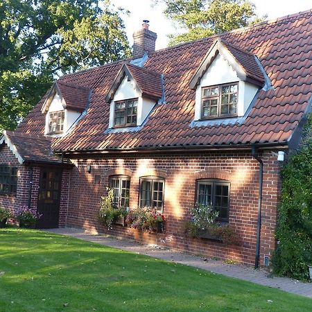 The Old Pear Tree Bed & Breakfast Whepstead Екстериор снимка