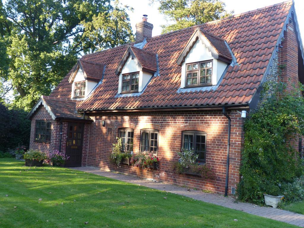 The Old Pear Tree Bed & Breakfast Whepstead Екстериор снимка