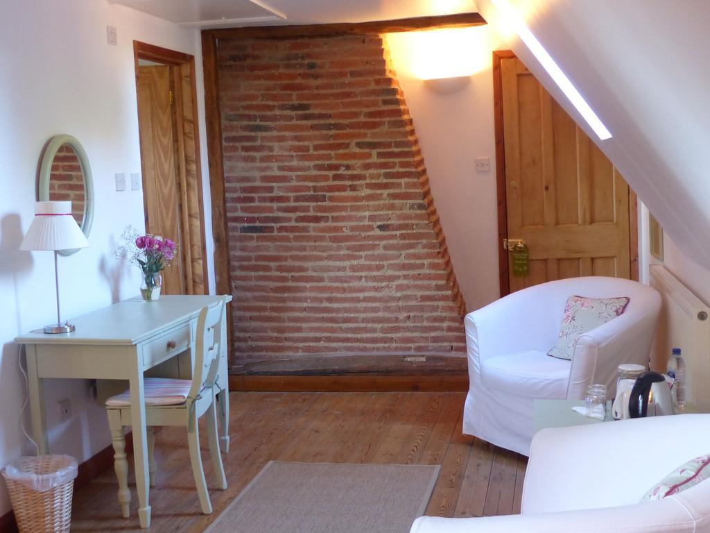 The Old Pear Tree Bed & Breakfast Whepstead Екстериор снимка