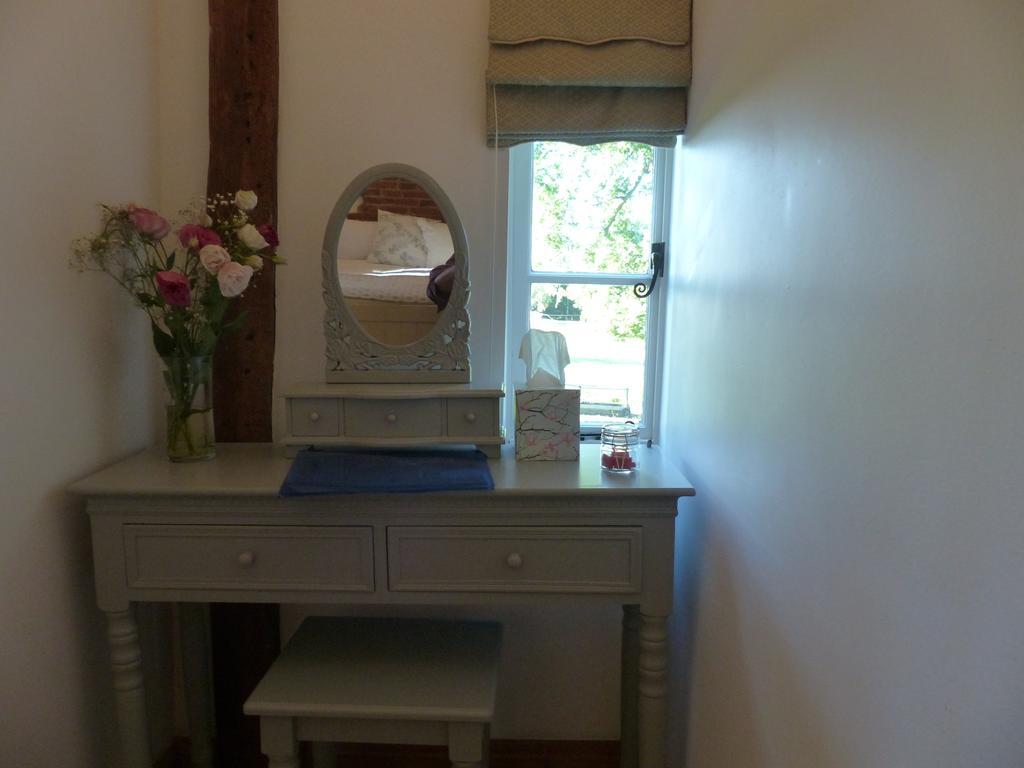 The Old Pear Tree Bed & Breakfast Whepstead Стая снимка