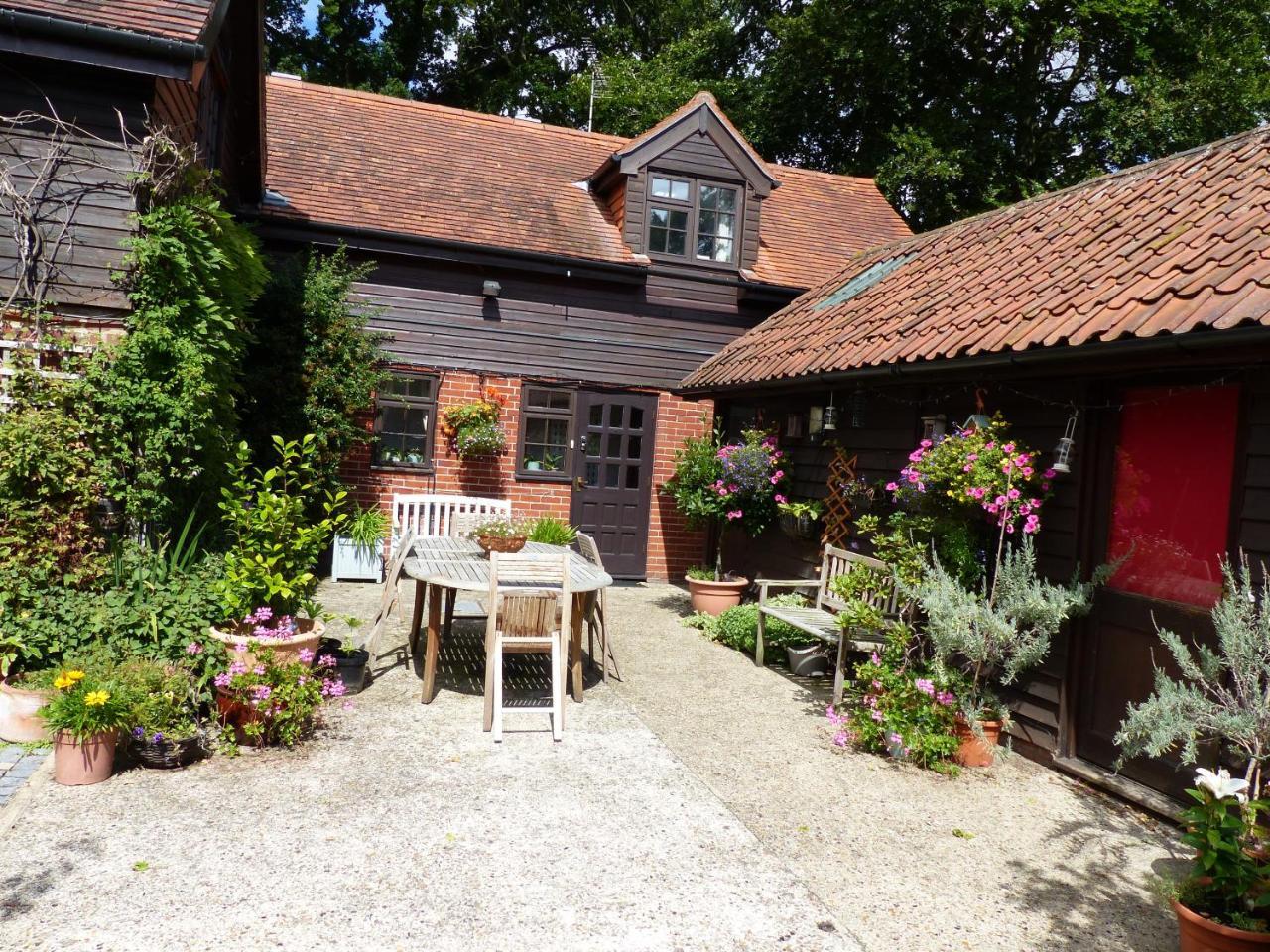 The Old Pear Tree Bed & Breakfast Whepstead Екстериор снимка